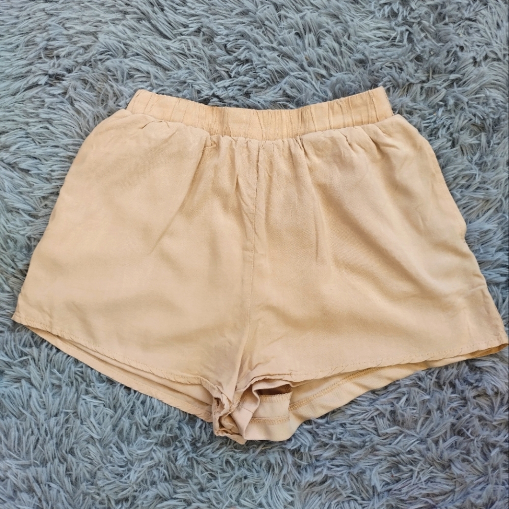 Woman's Shorts Tan - Size M